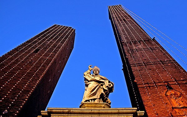 Bologna's twin towers