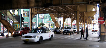 Traffic under the EL-train in Chicago.