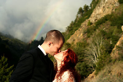 On the way back after the wedding ceremony, nature threw us a surprise: The most fantastic rainbow we'd ever seen!