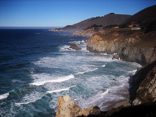 Waves rolling in at the Big Sur coastline, California.