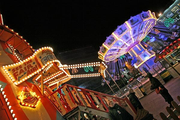 The Glasgow Fair at night