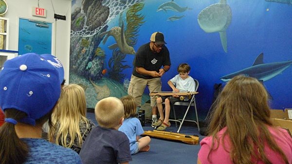 Kids class at the Santa Monica Pier Aquarium