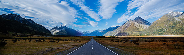 Road and mountains in New Zealand