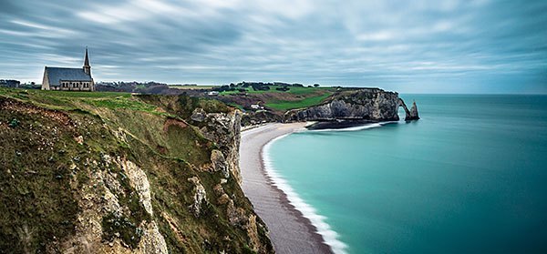 The beautiful cliffs at Falaise d'Etretat