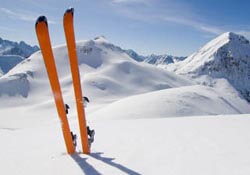 Ski slope and skis