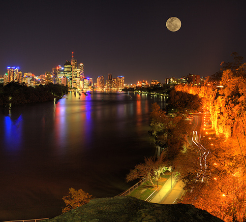 Full Moon Rises over Brisbane by Shaun Johnston.